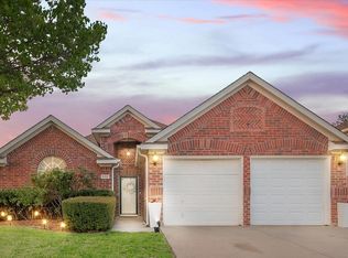 932 Darbytown Rd, Grand Prairie, TX 75052