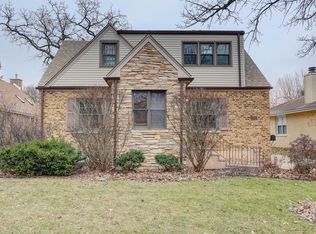 711 Wesley Dr, Park Ridge, IL 60068