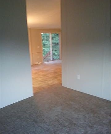 3rd image of 131 Cripple Creek Ln