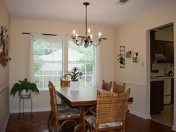 5th image of 4026 Deer Lane Dr