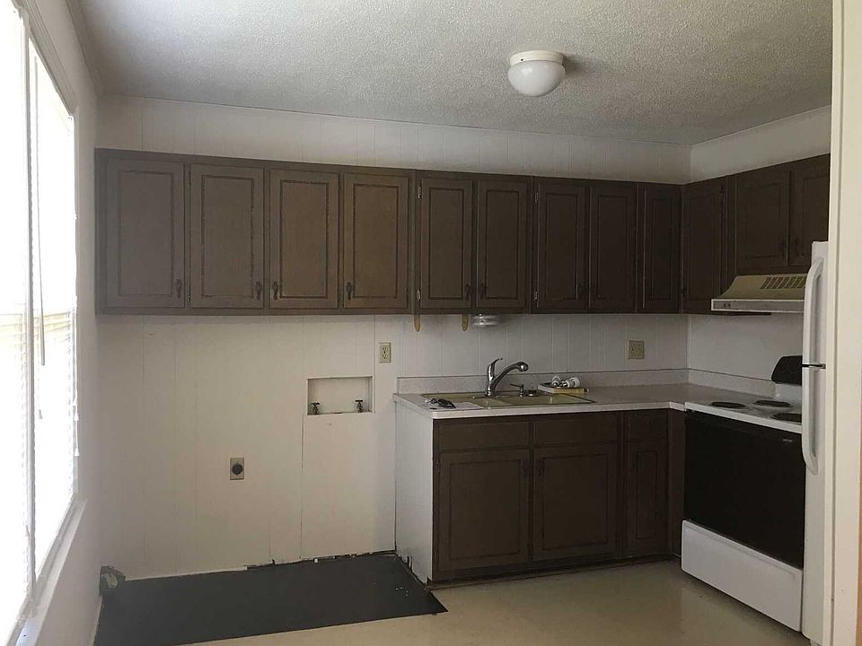 2nd image of 212 Oakway Ave