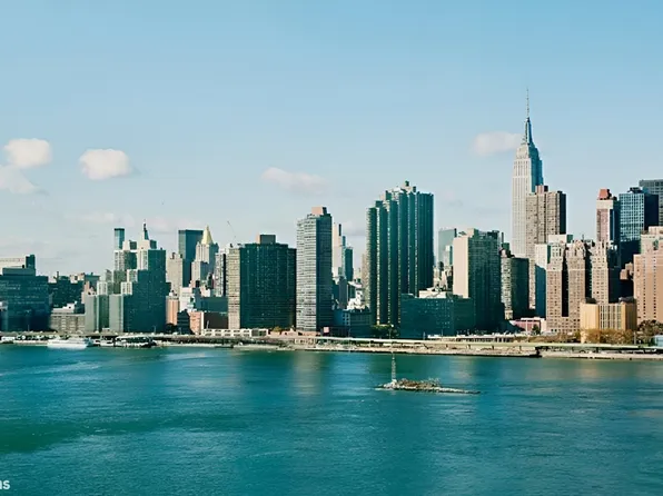 46-30 Center Boulevard image 1 of 27