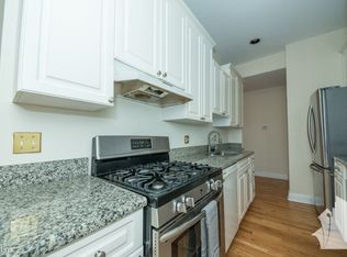 852 W Sheridan Rd APT 3, Chicago, IL 60613