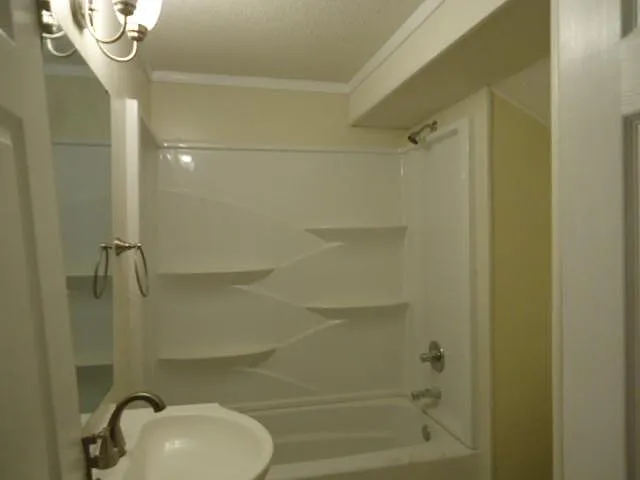 120 Hurt St — Photo 32