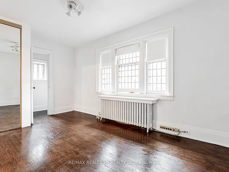 149 Eastbourne Ave — Photo 14