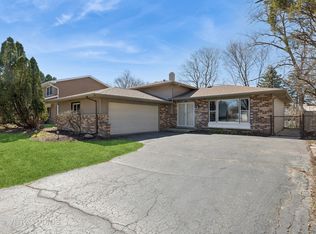 1292 N Linden Ave, Palatine, IL 60074