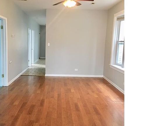 3rd image of 725 N Trumbull Ave #3