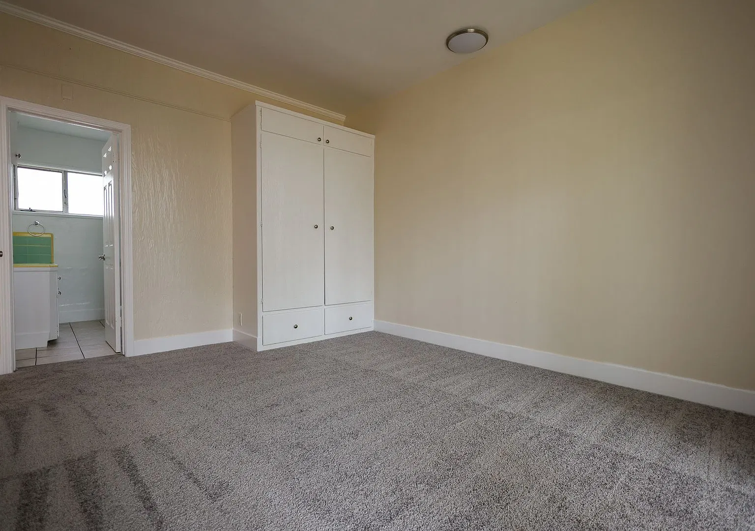 250 Cliff Drive — Photo 4