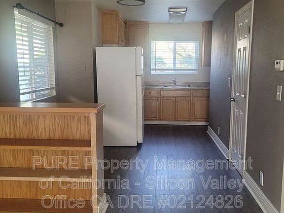3rd image of 122 Towne Ter #4