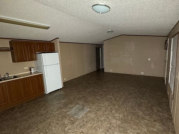 5th image of 655 S 23rd St Suite 58