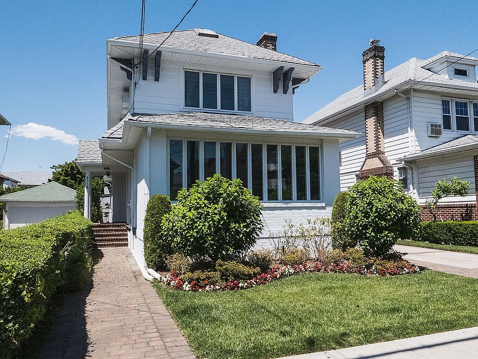 1st image of 2113 Avenue