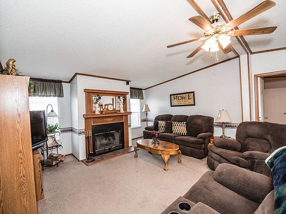 5th image of 302 Windsong Dr