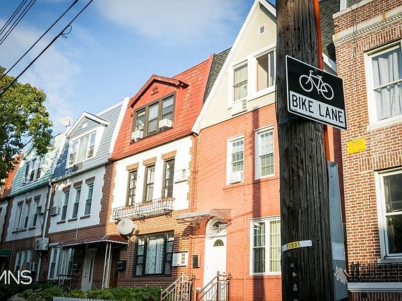 4th image of 3136 32nd St APT 1D