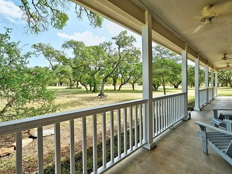 200 Oak Hollow Ln — Photo 11