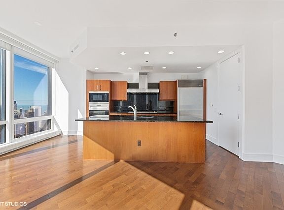 3rd image of 401 N Wabash Ave #48F