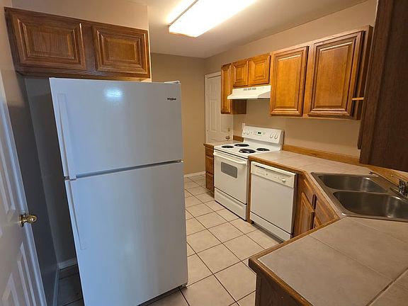 4th image of 915 S Oswego Ave