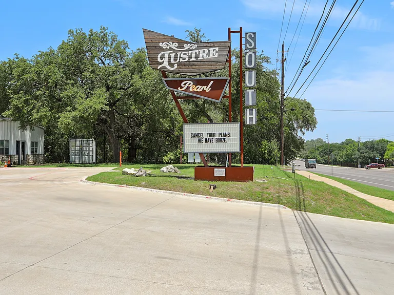 Lustre Pearl South Austin