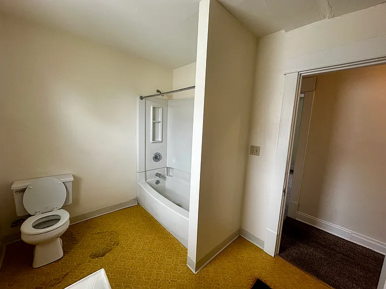 1416 Jerome St #2 — Photo 4