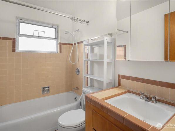 seattle-washington-448346822 picture