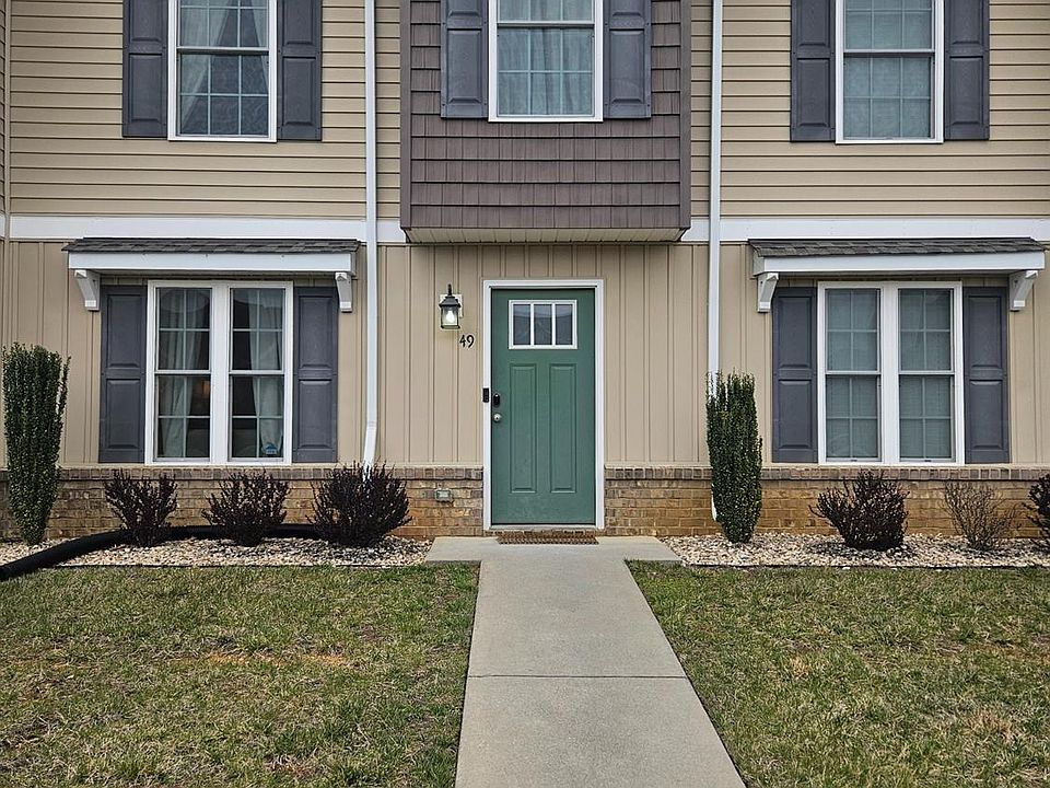 1st image of 49 Squire Cir