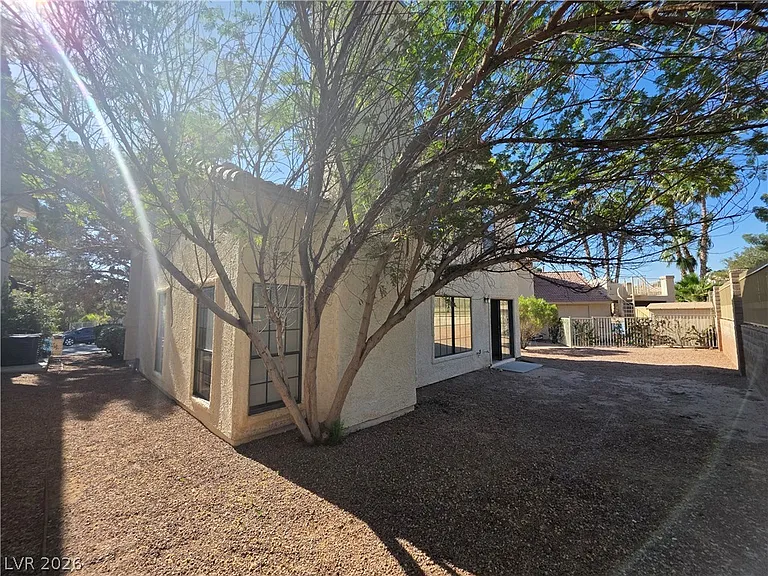 4801 Fiesta Lakes St — Photo 8