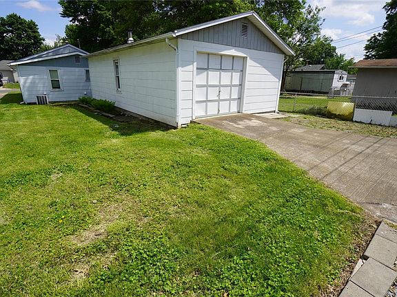 5th image of 2909 Warren Ave
