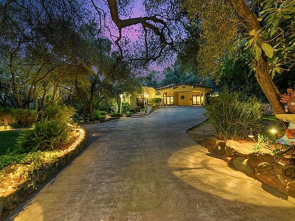 3rd image of 8304 Hidden Valley Cir