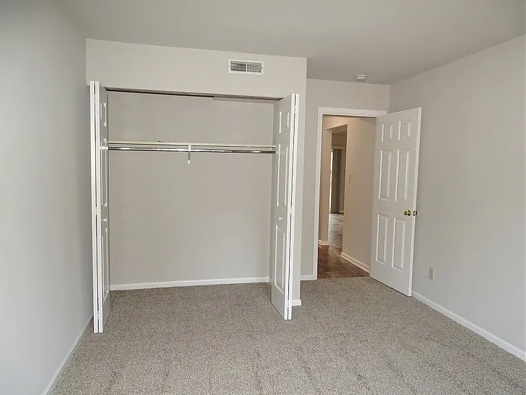 128 Hilldale Dr #K — Photo 8