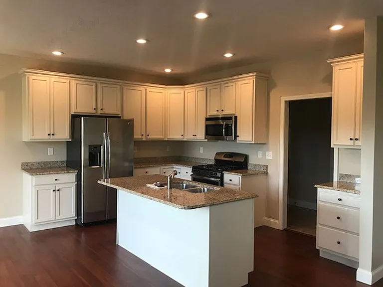 Eagle View Luxury Apartments — Photo 187