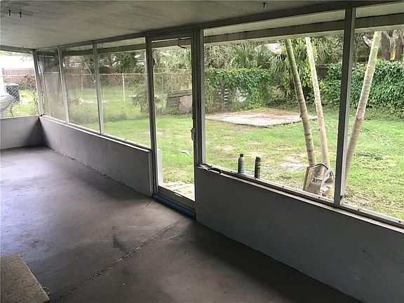 2nd image of 1019 Greenbriar Dr