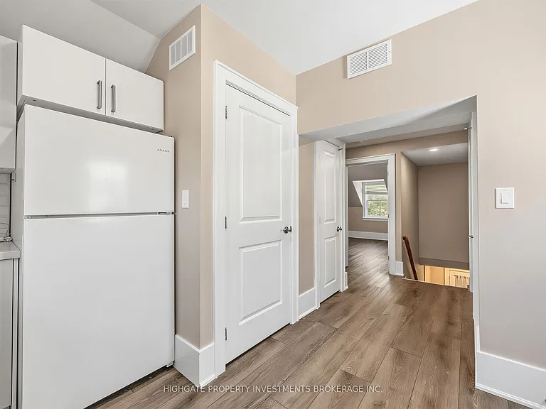 107 Kent St #UPPER — Photo 5