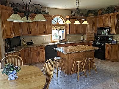 3rd image of 4202 Summerwood Ln