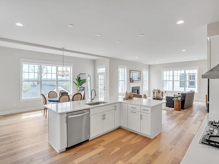 466 Major John Way — Photo 5
