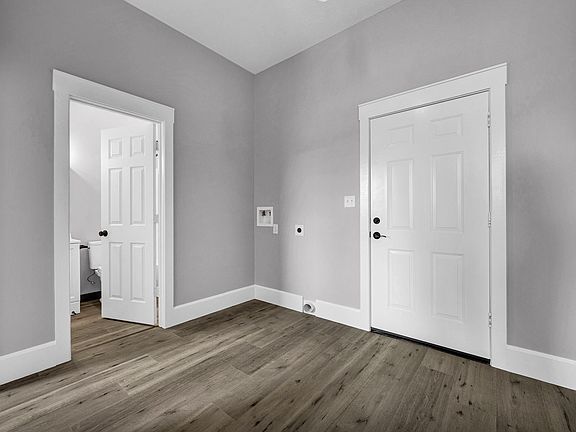 4th image of 318 S Locust St #1