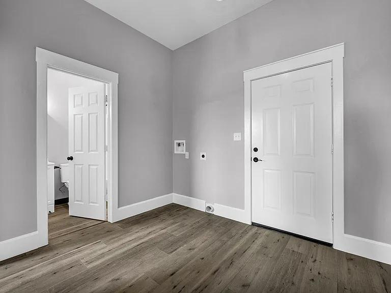 318 S Locust St #318-1 — Photo 4