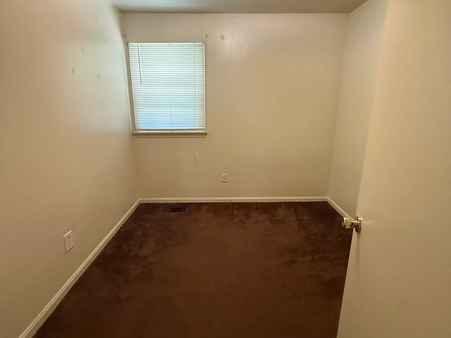 3 bed, 1.5 bath, $1,000 — Photo 4