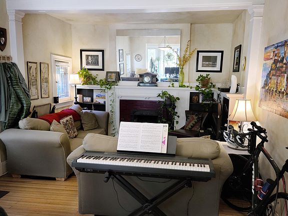 3rd image of 1424 N Lafayette St #1
