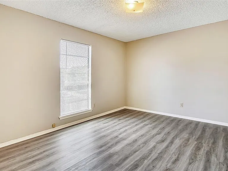 9414 Crystal Cove Cir — Photo 11
