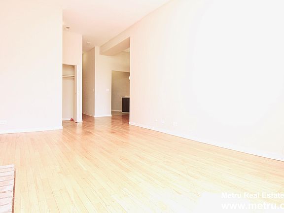 5th image of 418 W Belden Ave APT 2E