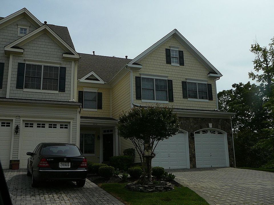 1st image of 16852 Panorama Dr