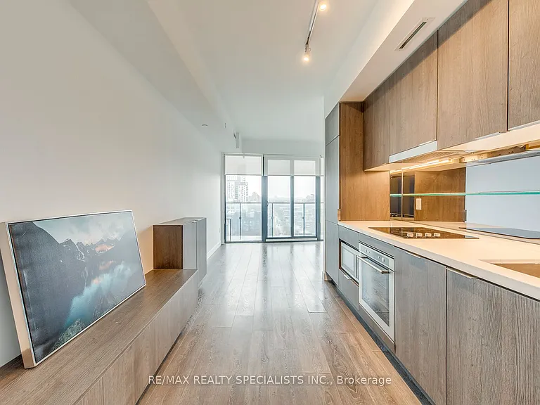 215 Queen St W #1405 — Photo 6