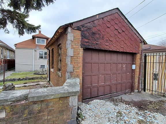 3rd image of 1534 N Menard Ave