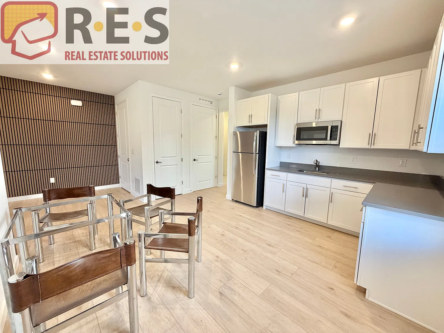 1 bed, 1000 sqft, $2,270 — Photo 4