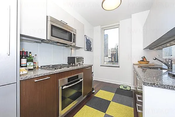 Rented by Enny Property LLC | media 14