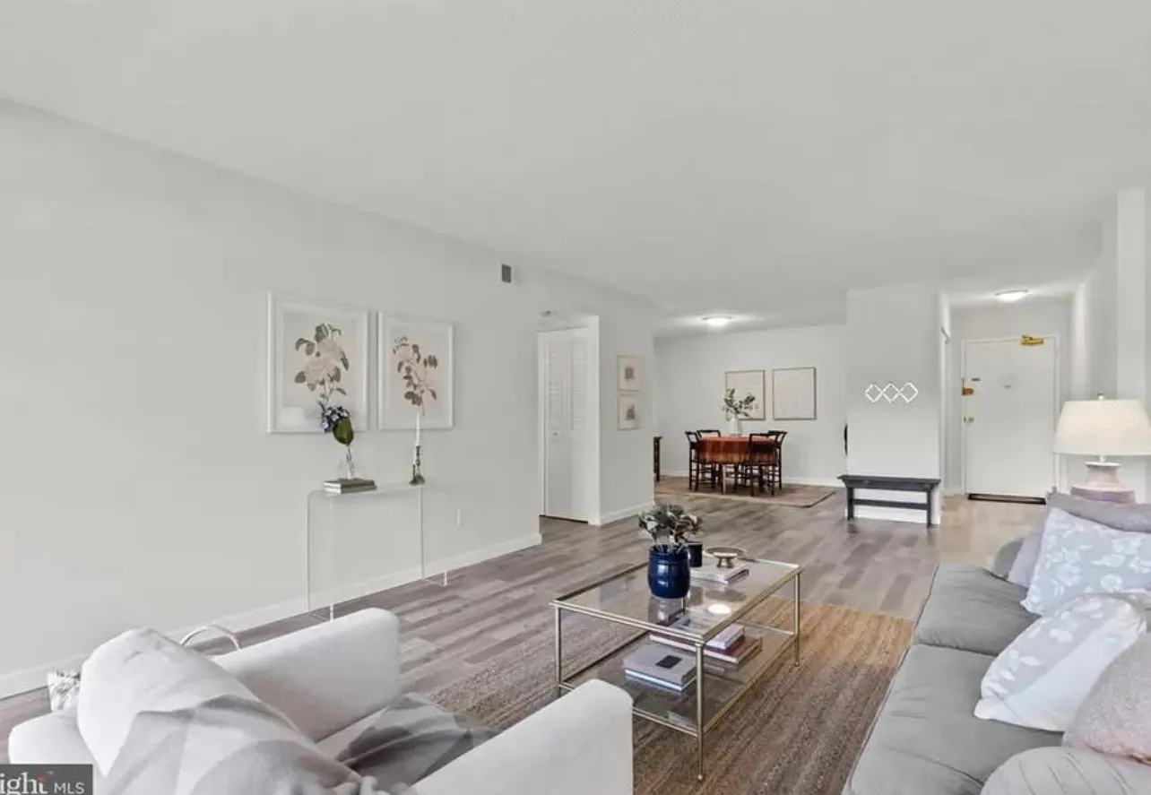 1 bed, 900 sqft, $2,400 — Photo 2