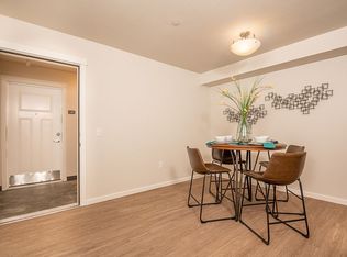 16539 NE Halsey St, Portland, OR 97230