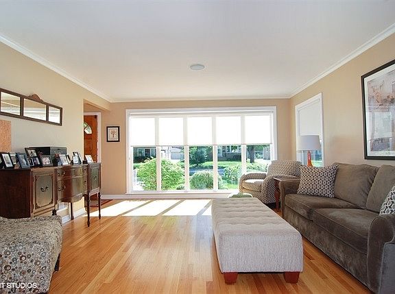 2nd image of 1902 Stratford Ave