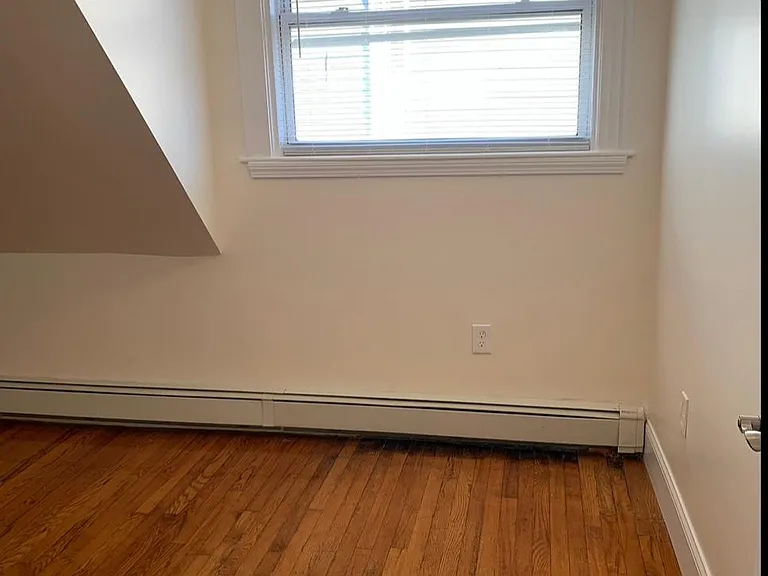 8 Westminster Ave #3 — Photo 12
