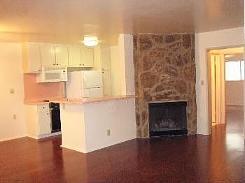 4th image of 302 Ashland Ave Unit 102
