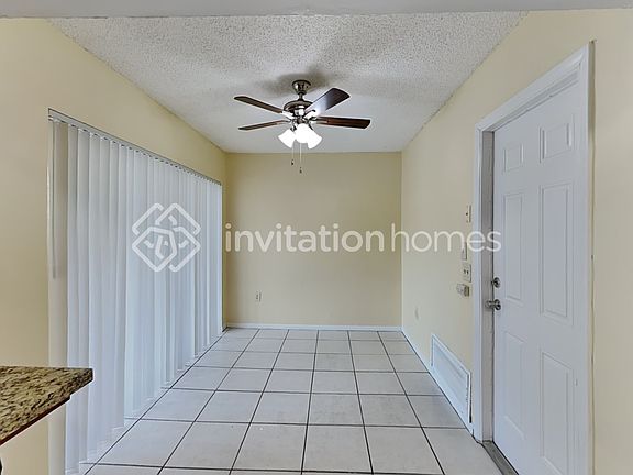 5th image of 11370 NW 37th Pl